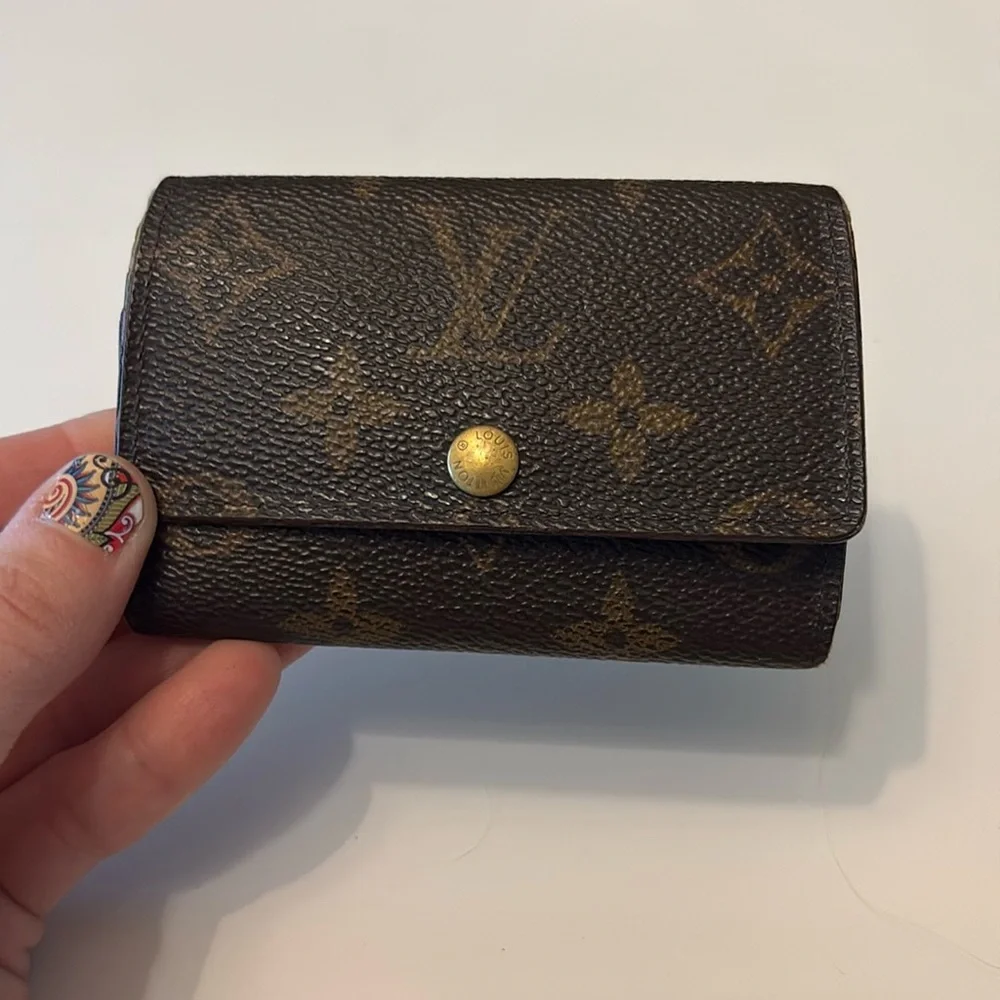 Authentic Louis Vuitton Monogram Ebene key case‎ 4 holders